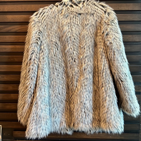 MARC JACOBS Rickie Raccoon Faux Fur Coat - Picture 6 of 7